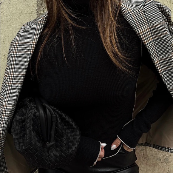 Black turtleneck- small brand new starlow - Picture 1 of 1